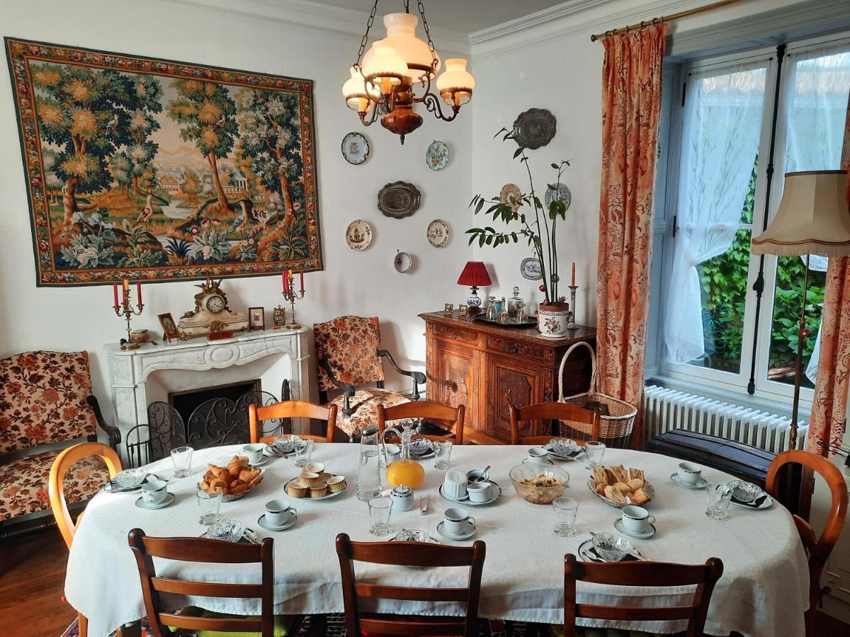 Les Cedres Bed & Breakfast Montaigu-Vendee Exterior photo